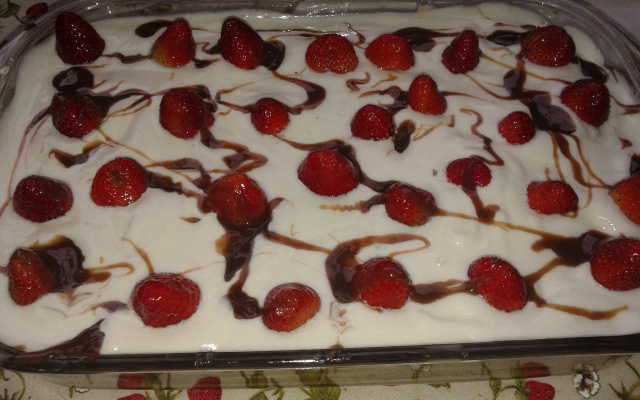 Pavê de morango com brigadeiro de panela