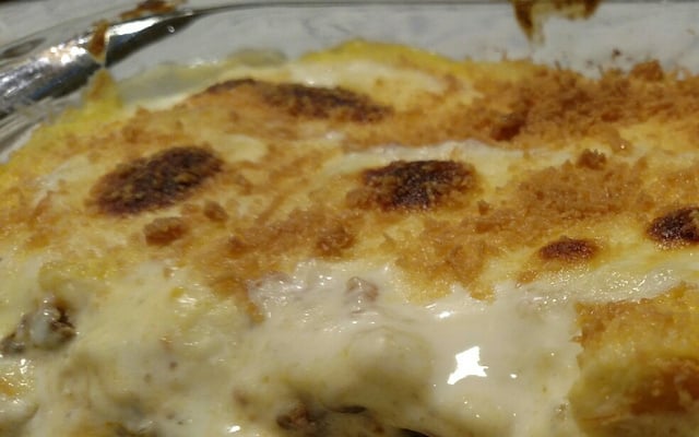 Escondidinho de mandioca e mandioquinha com carne moída