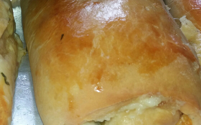 Pão recheado de frios