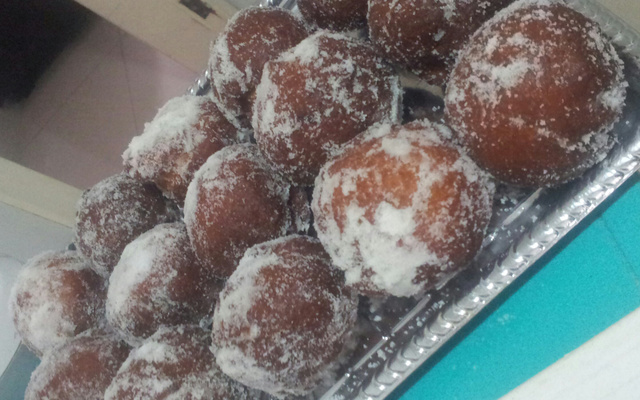 Sonho recheado com goiabada