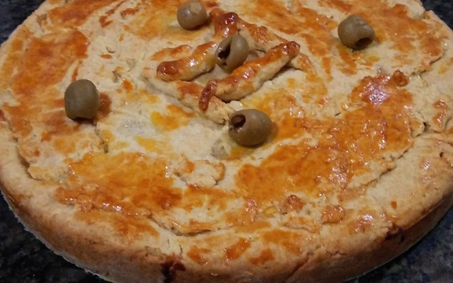 Torta de frango e requeijão com massa podre