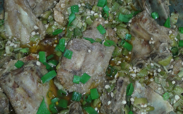 Costelinha de porco com quiabo