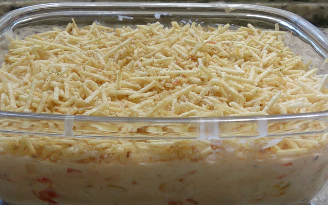 Fricassê com frango desfiado