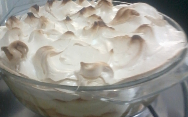 Doce de banana com creme