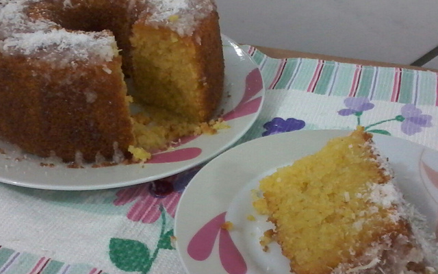 Bolo de fubá com sobras de arroz