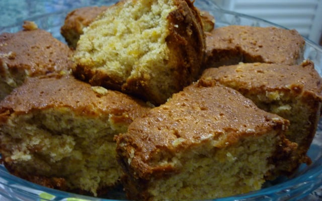 Bolo de banana e canela