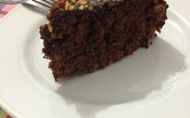 Bolo de chocolate com castanhas