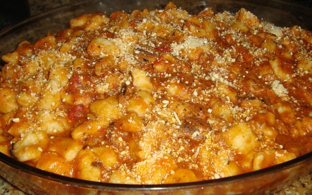 Nhoque com molho de sardinha