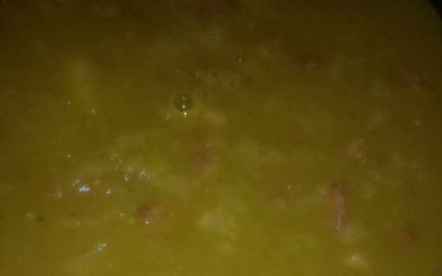 Sopa de Ervilha com Calabresa