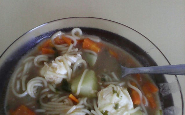 Sopa de feijão com macarrão