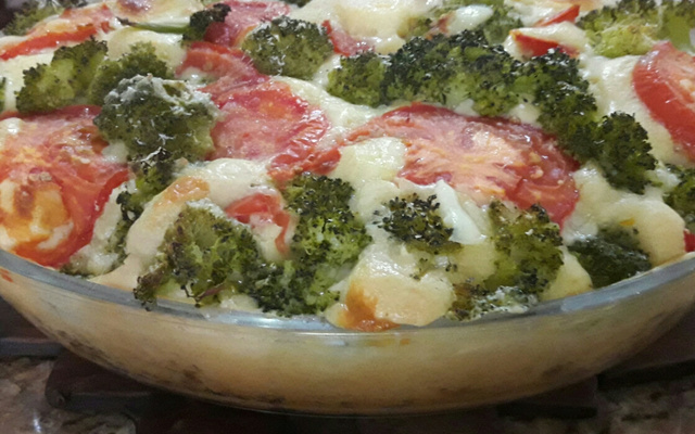 Torta de brócolis com carne