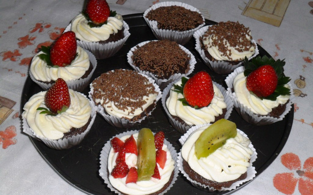 Cupcake de chocolate e Morango