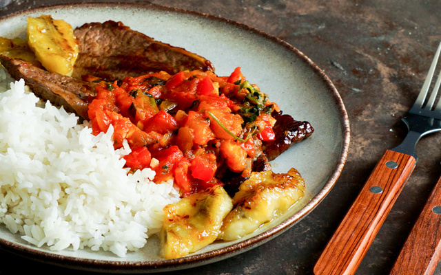 Carré com tomates e alecrim 