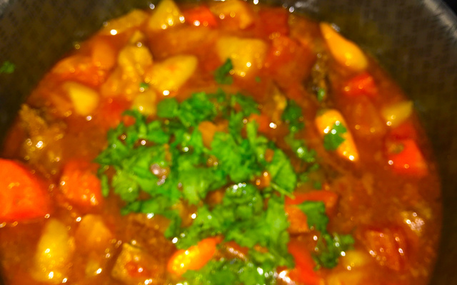 Carne cozida na cerveja preta