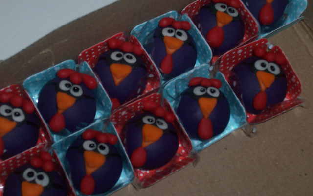 Docinhos modelados com leite ninho e leite condensado