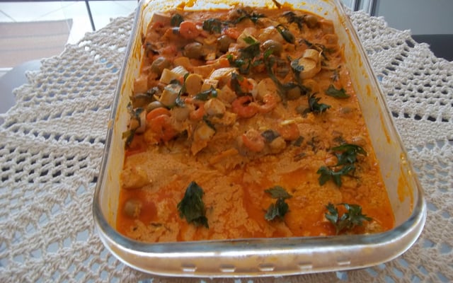 Filé de merluza à brasileira