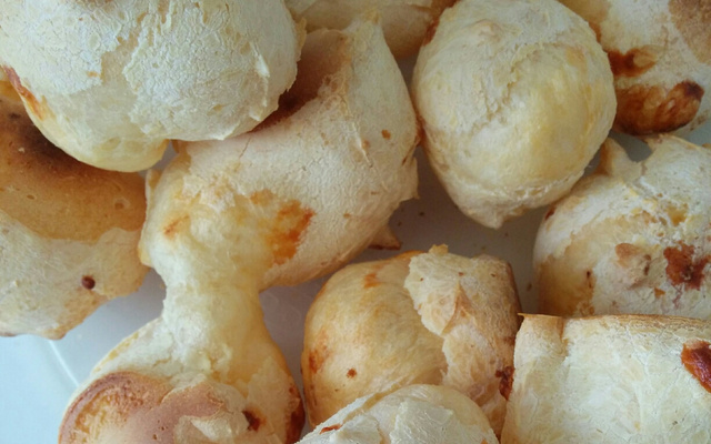 Pão de queijo sem sovar