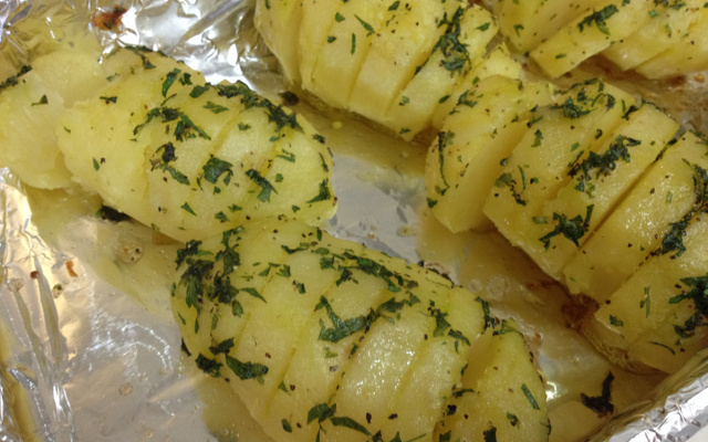 Batatas hasselback