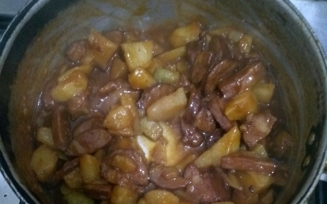 Ensopado de linguiça com batata
