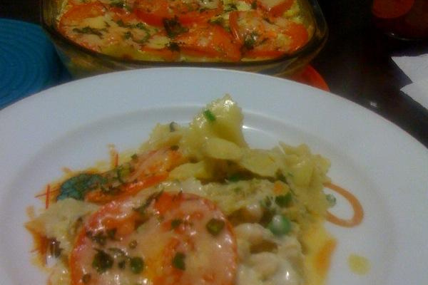 Farfalle de camarões com siri ao forno