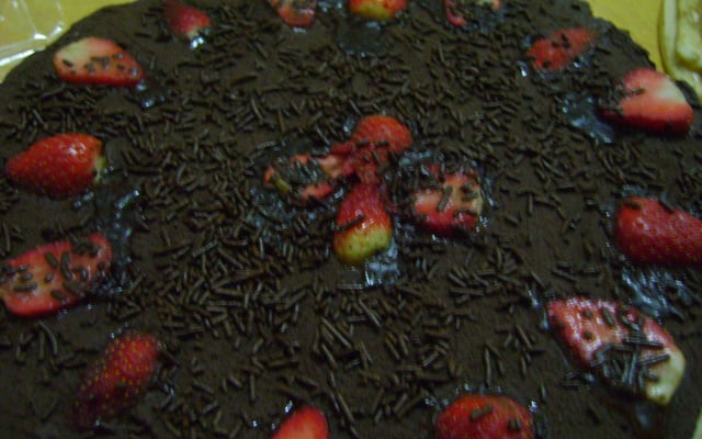 Pizza de chocolate com morango