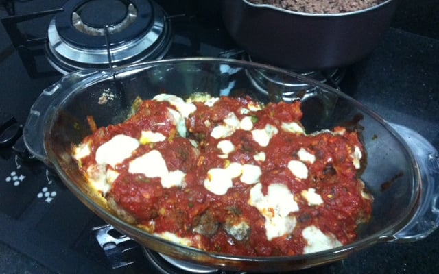 Polpetone assado e recheado