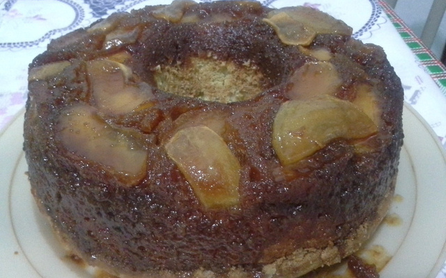 Bolo invertido de maçã