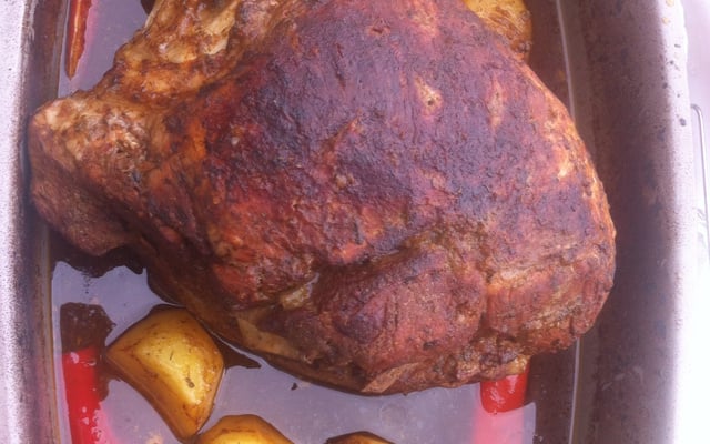 Pernil assado bem temperado