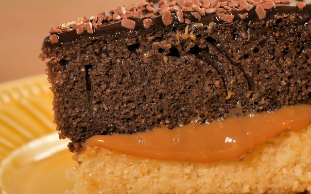 Bolo sem farinha recheado