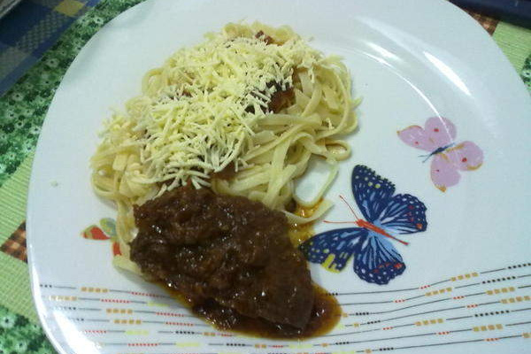 Carne de panela na cerveja preta