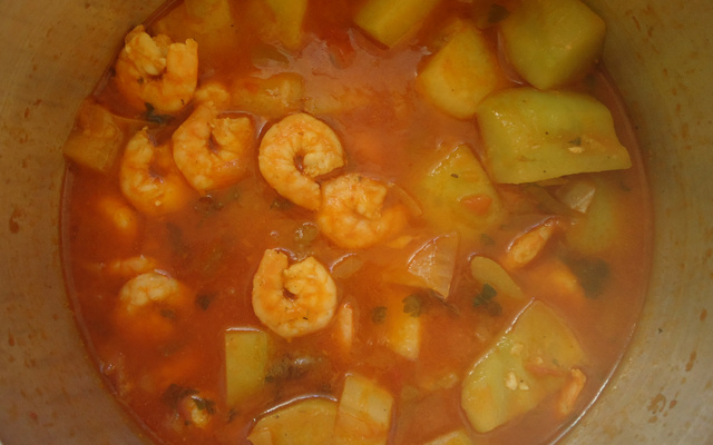 Camarão com chuchu prático