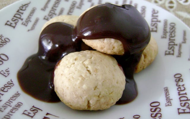 Bolachinhas de aveia com molho de chocolate