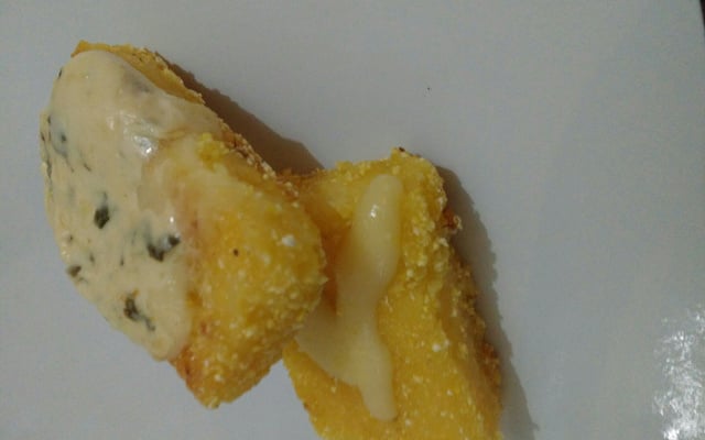 Polenta frita crocante