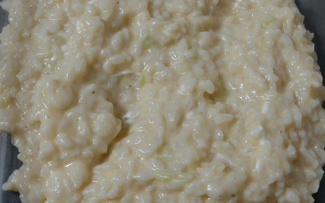 Risoto de queijo e alho poró