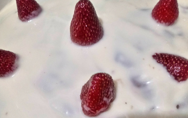 Bolo de morango e kiwi