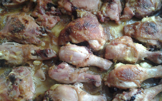 Frango assado com creme de cebola e maionese