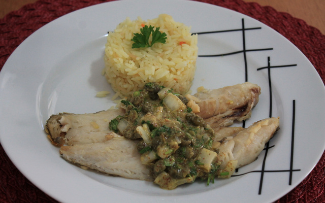 Filé de Saint Peter ao molho de alcaparras