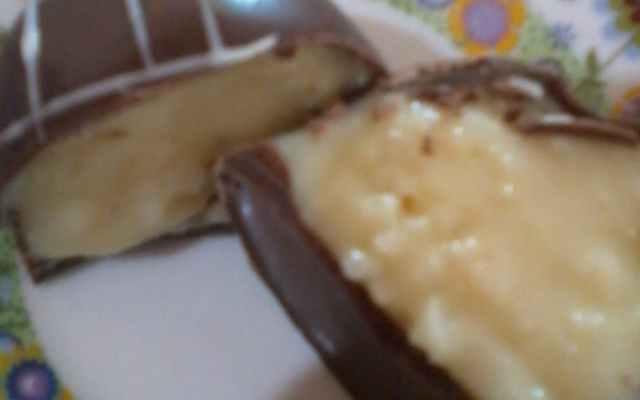 Bombom de mousse de maracujá