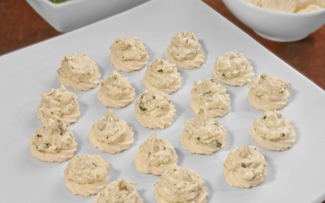 Canapés de frango recheado