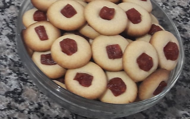 Biscoito amanteigado de goiabada