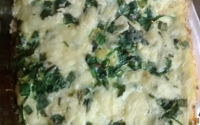 Omelete assado com ervas finas e abobrinhas