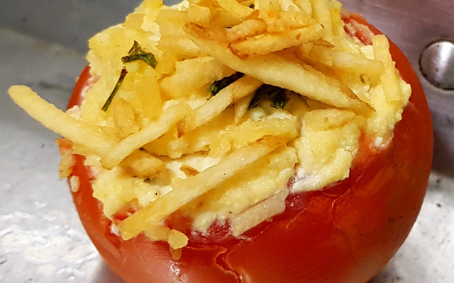 Tomates recheados com ricota