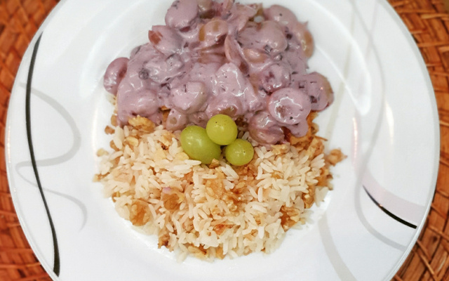 Frango com molho de uvas