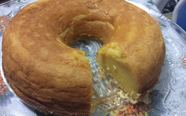 Bolo rápido e gostoso de leite condensado