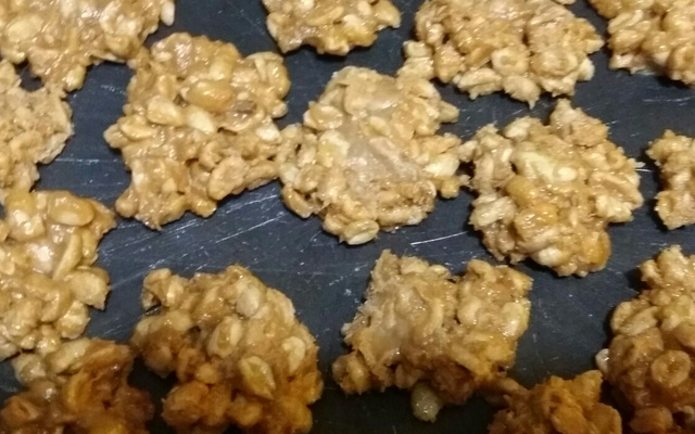 Pé de moleque de leite condensado