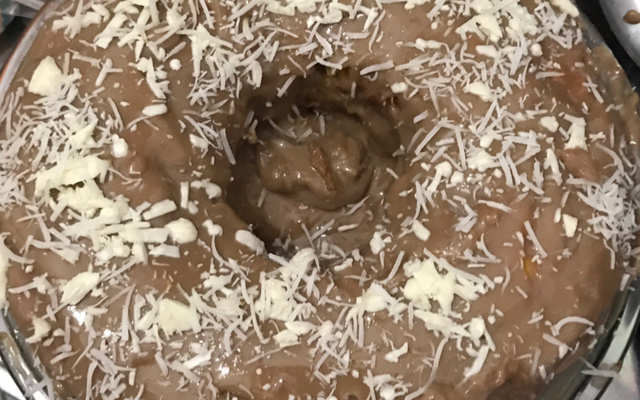 Bolo de chocolate com coco de liquidificador