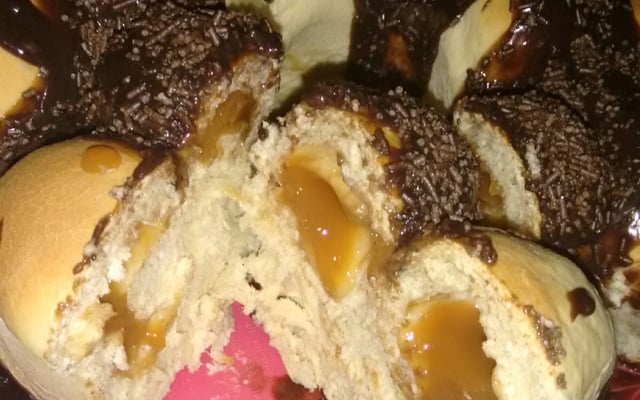 Pão doce de brigadeiro