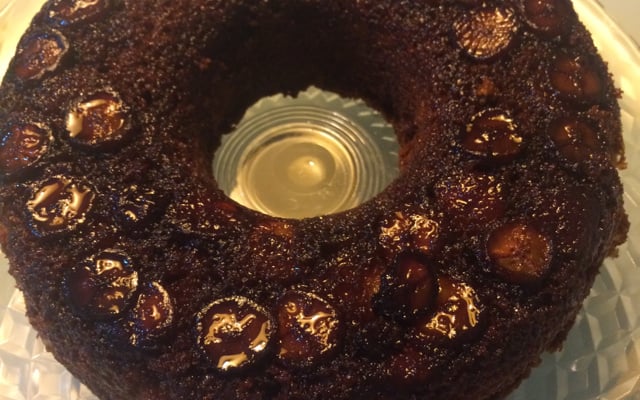 Torta de banana caramelada fácil