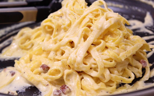 Massa carbonara suave