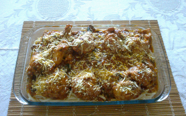 Espaguete com coxinha da asa